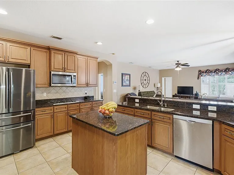 10266 Estuary Dr — Photo 11