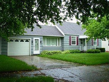 1st image of 300 E Linwood Ave