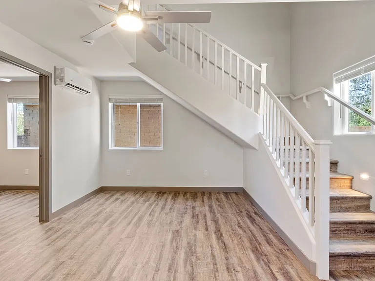 1720 E Edison St — Photo 33