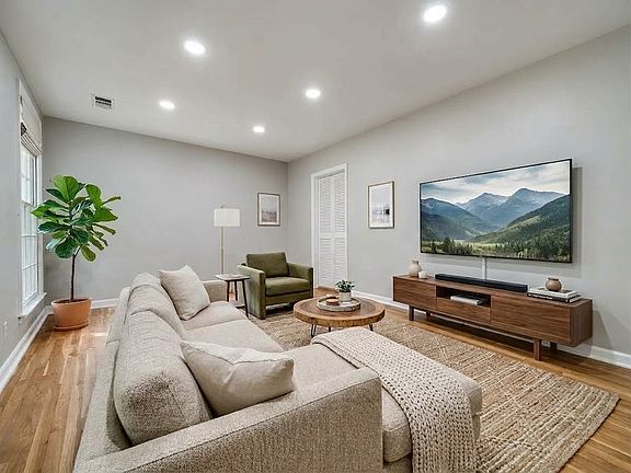 5th image of 620 Crieve Rd