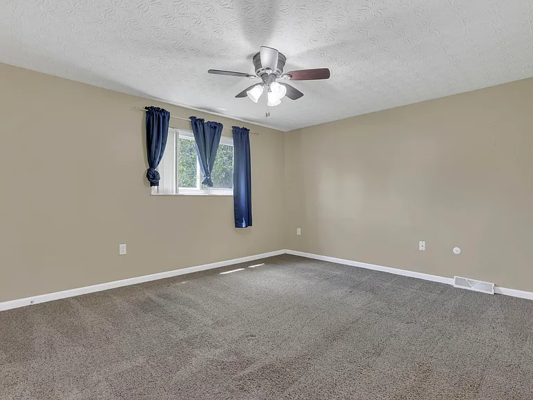 6399 Silverleaf Ave — Photo 10