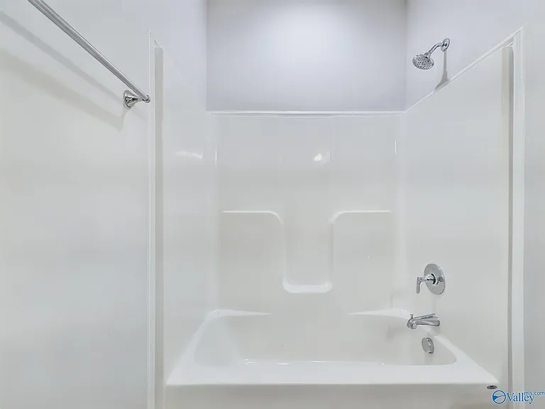 124 Little Britain St — Photo 18