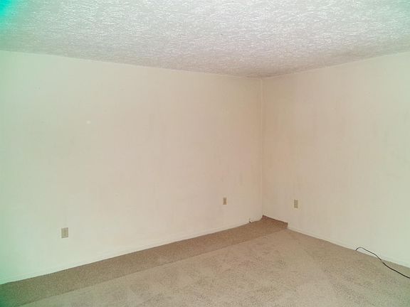 4th image of 150 Briarwood Dr APT 3