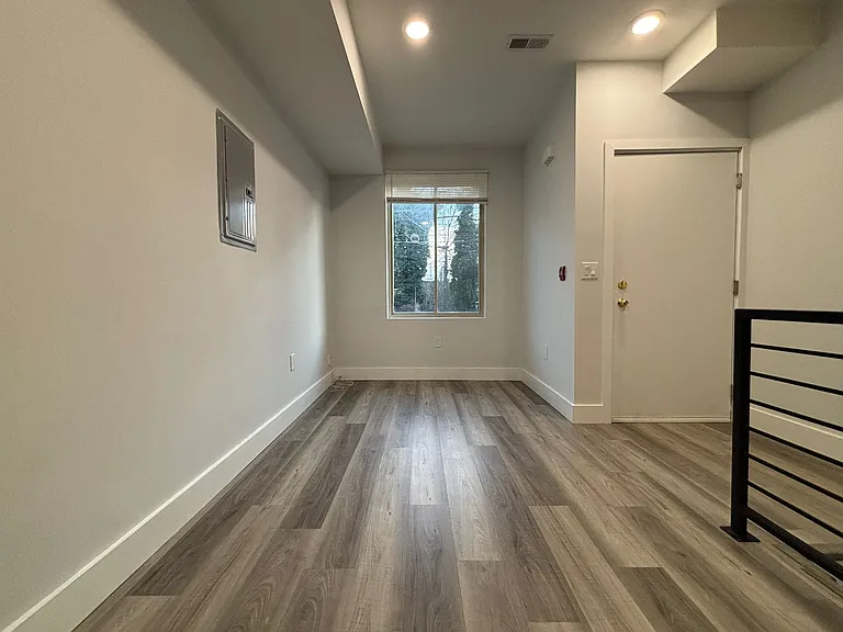 1027 W Dauphin St #1 — Photo 3
