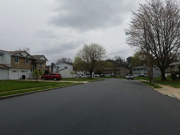 4th image of 4 Oakridge Dr
