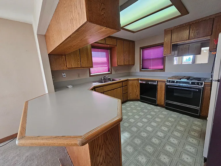 13802 Military Rd S — Photo 11