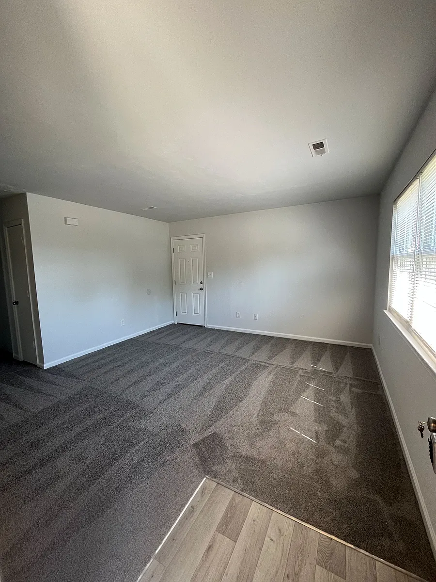 Building Photo - 6069 Bradford Dr #B