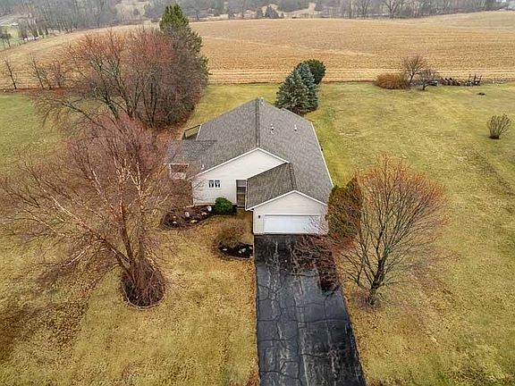 2nd image of 186 Lake Summerset Rd