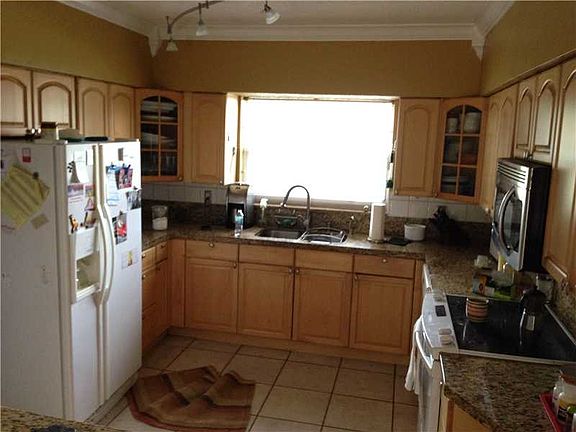 5th image of 30 NW 89th St