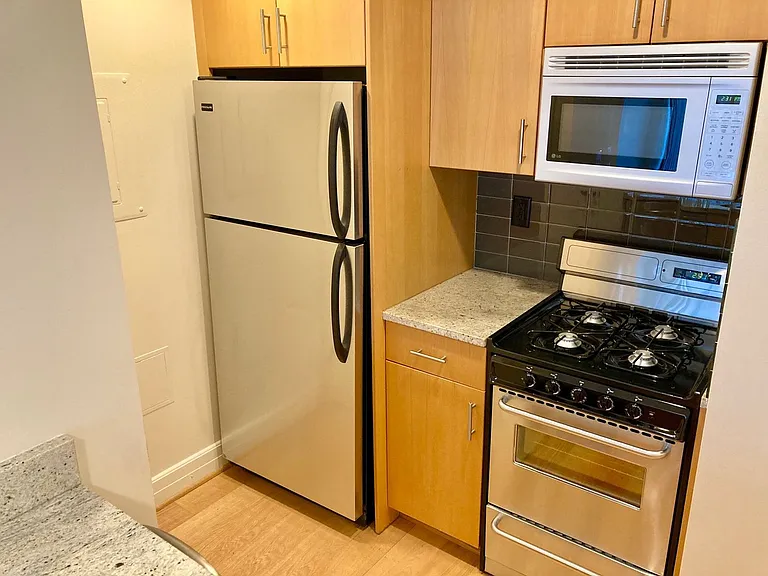 1255 New Hampshire Ave NW — Photo 94