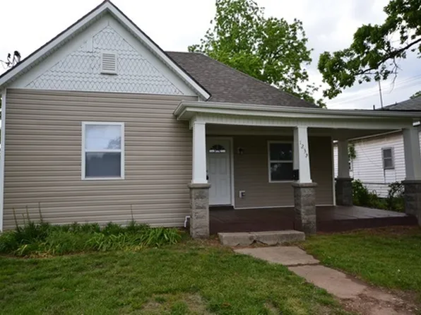 1237 E Blaine St, Springfield, MO 65803