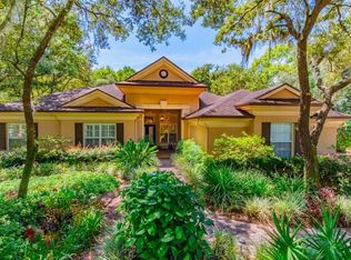 17848 Mission Oak Dr, Lithia, FL 33547