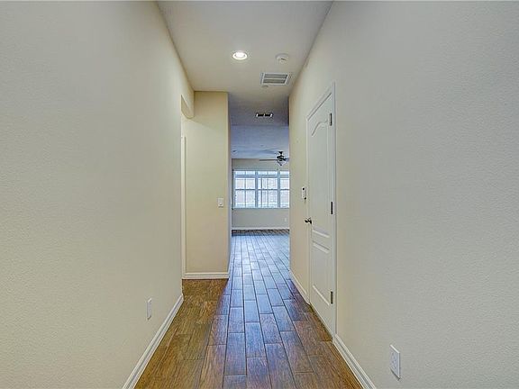 4th image of 1091 Taramundi Dr