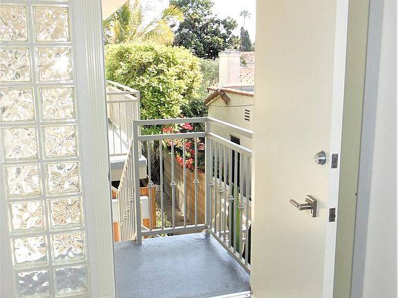 Entrance with Full Size Mirror to Check your Look before you greet the World!