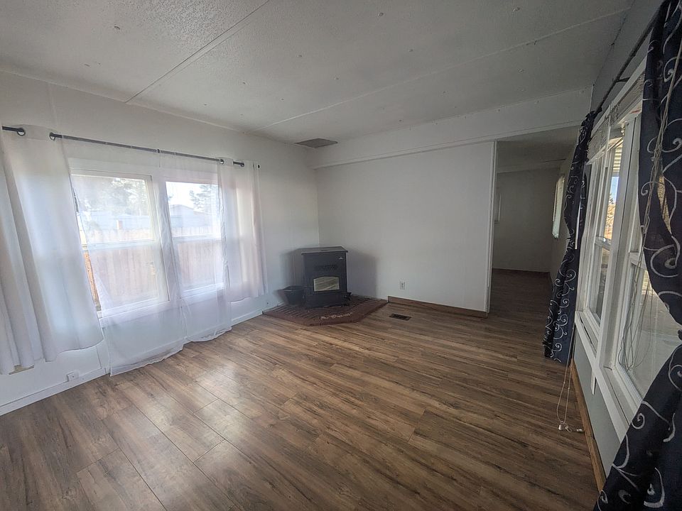 2nd image of 3840 NW Quince Ave