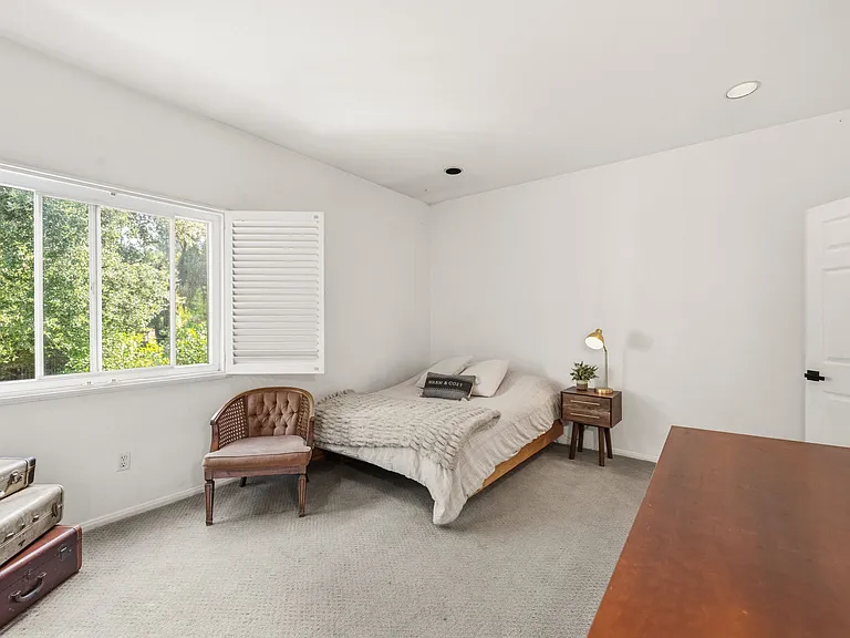 5536 Easterly Rd — Photo 15