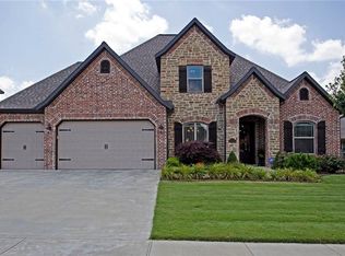 101 NW White Oak Rd, Bentonville, AR 72712