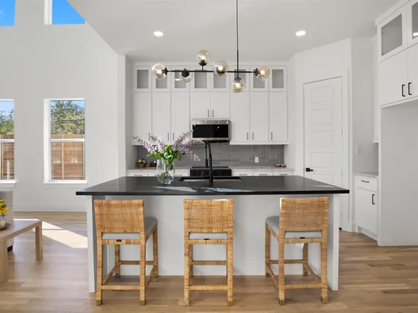 1966 Morris St, Dallas, TX 75212