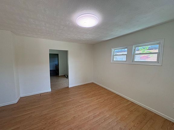5th image of 395 E 161st St