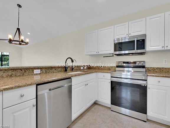 4th image of 11075 Lancewood St