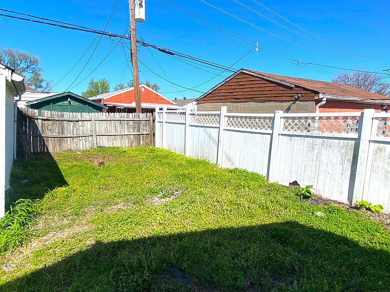 4547 Bessie Ave — Photo 19