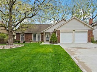 10018 Farley Ln, Overland Park, KS 66212
