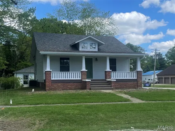 702 N Franklin St, Litchfield, IL 62056