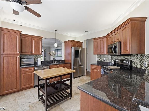 3rd image of 9361 Alamander Ct APT 401