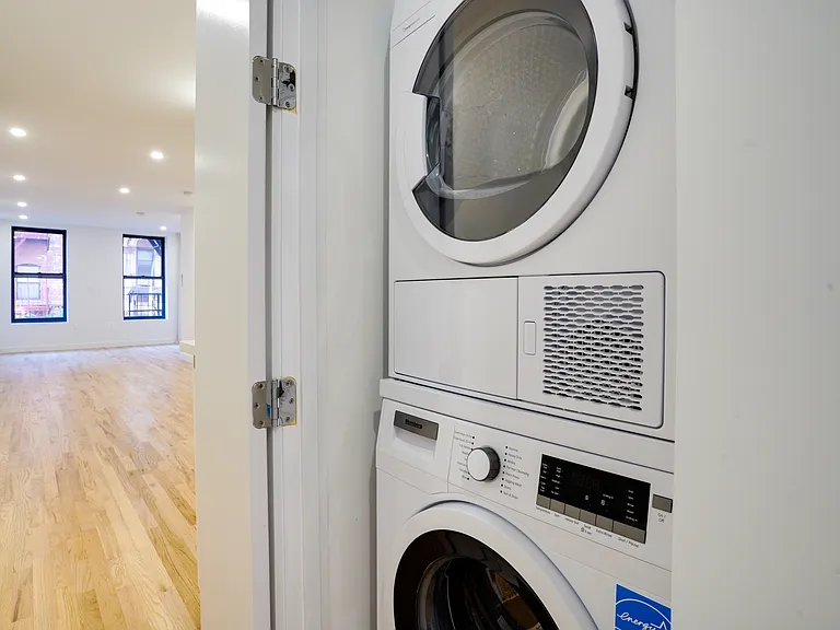 248 Elizabeth St #6 — Photo 8