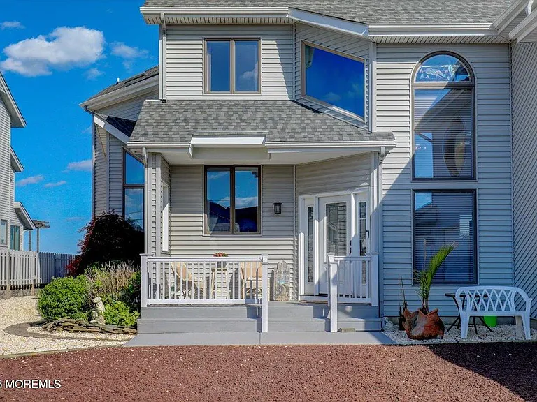 1207 Capstan Dr — Photo 9