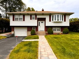 42 Partridge Dr, Waterbury, CT 06708