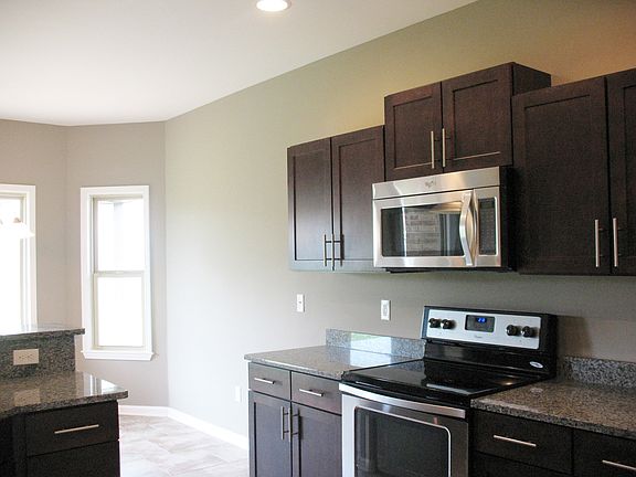 4th image of 285 Running Brook Ln