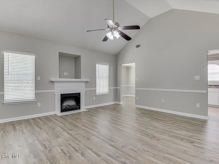 7604 Pleasantville Way — Photo 10