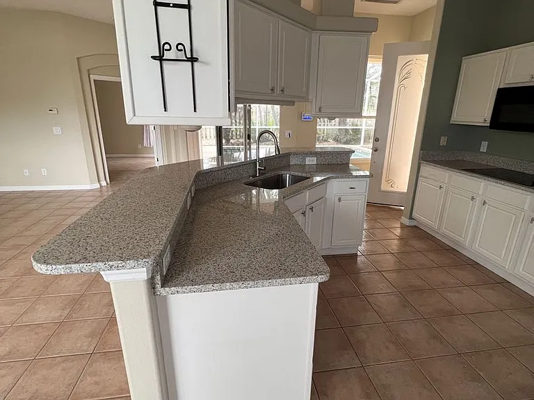 200 Ocean Ridge Dr — Photo 3