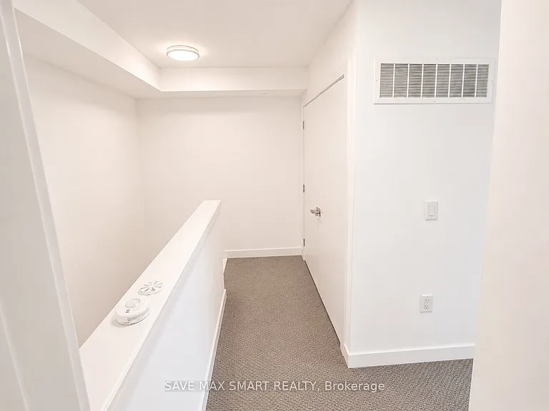 165 Veterans Dr #15 — Photo 16