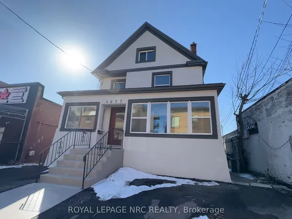 4677 Crysler Ave, Niagara Falls, ON L2E 3V7