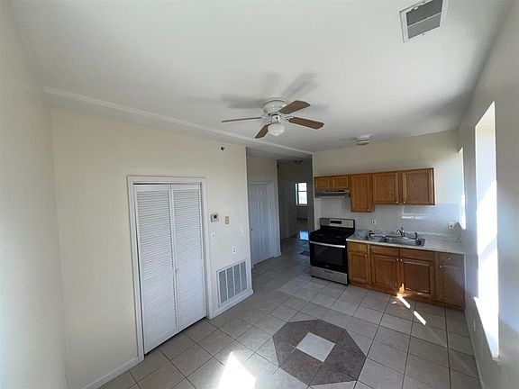 3rd image of 250 S Orange Ave APT 3