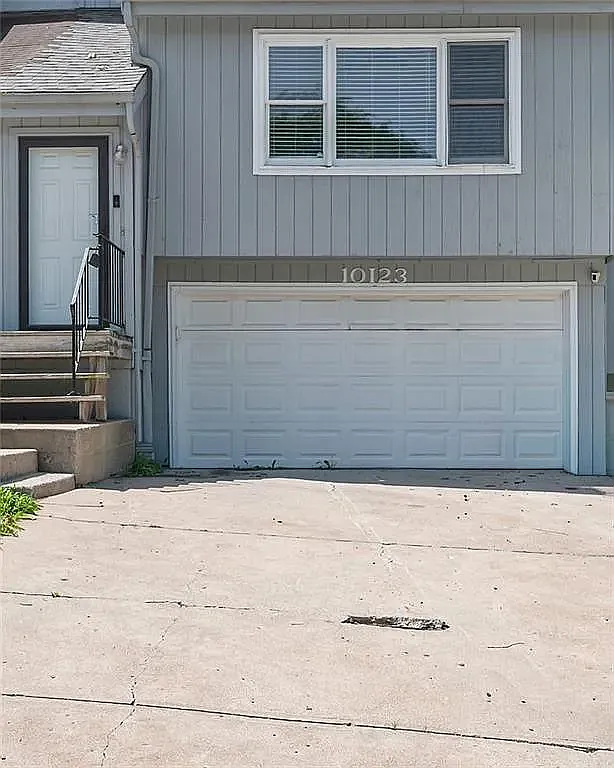 3 bed, 2.5 bath, 1330 sqft, $2,200 — Photo 2