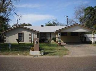 12 Bedford Dr, Laredo, TX 78045