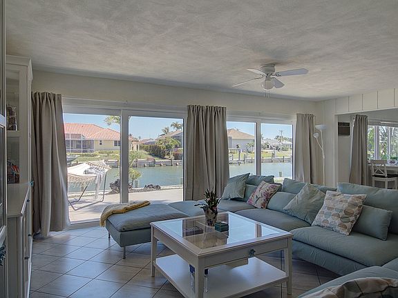 3rd image of 321 Grapewood Ct