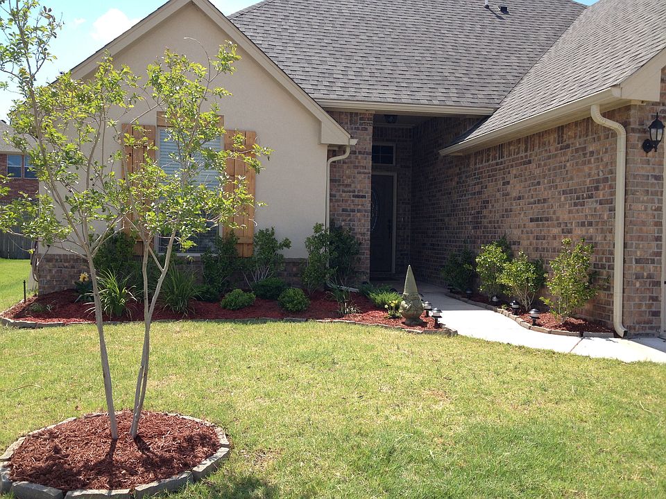 1st image of 2403 SW Oxford Dr