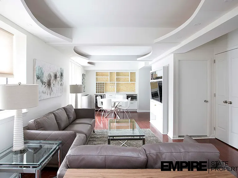150 W 51st St #2102 — Photo 9