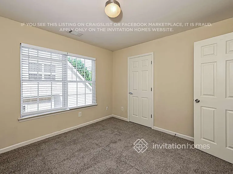 909 Lakeside Ct — Photo 14