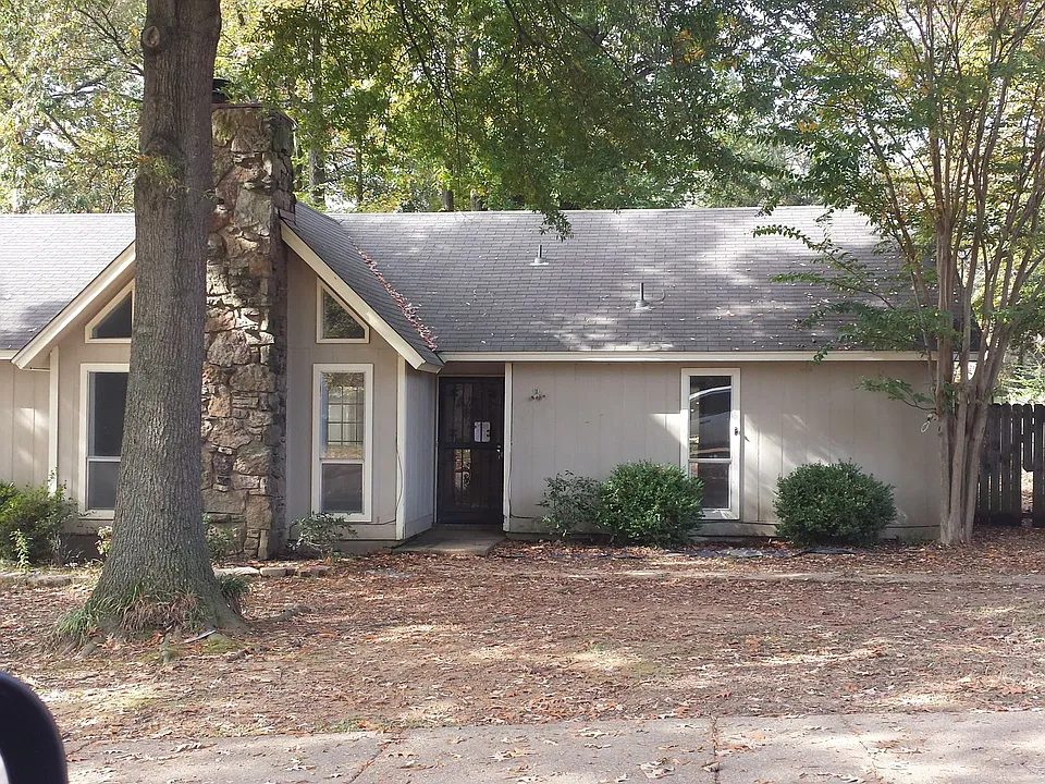 4311 Hunt Cliff Trce