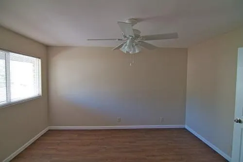 Highland Court — Photo 3