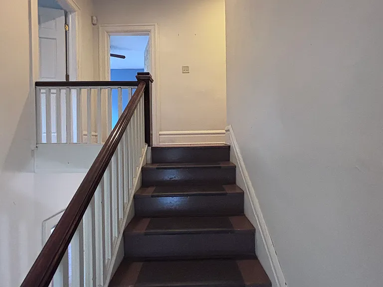 132 Clinton St — Photo 16