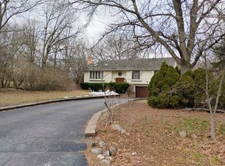 21 Sequoia Rd, Hawthorn Woods, IL 60047