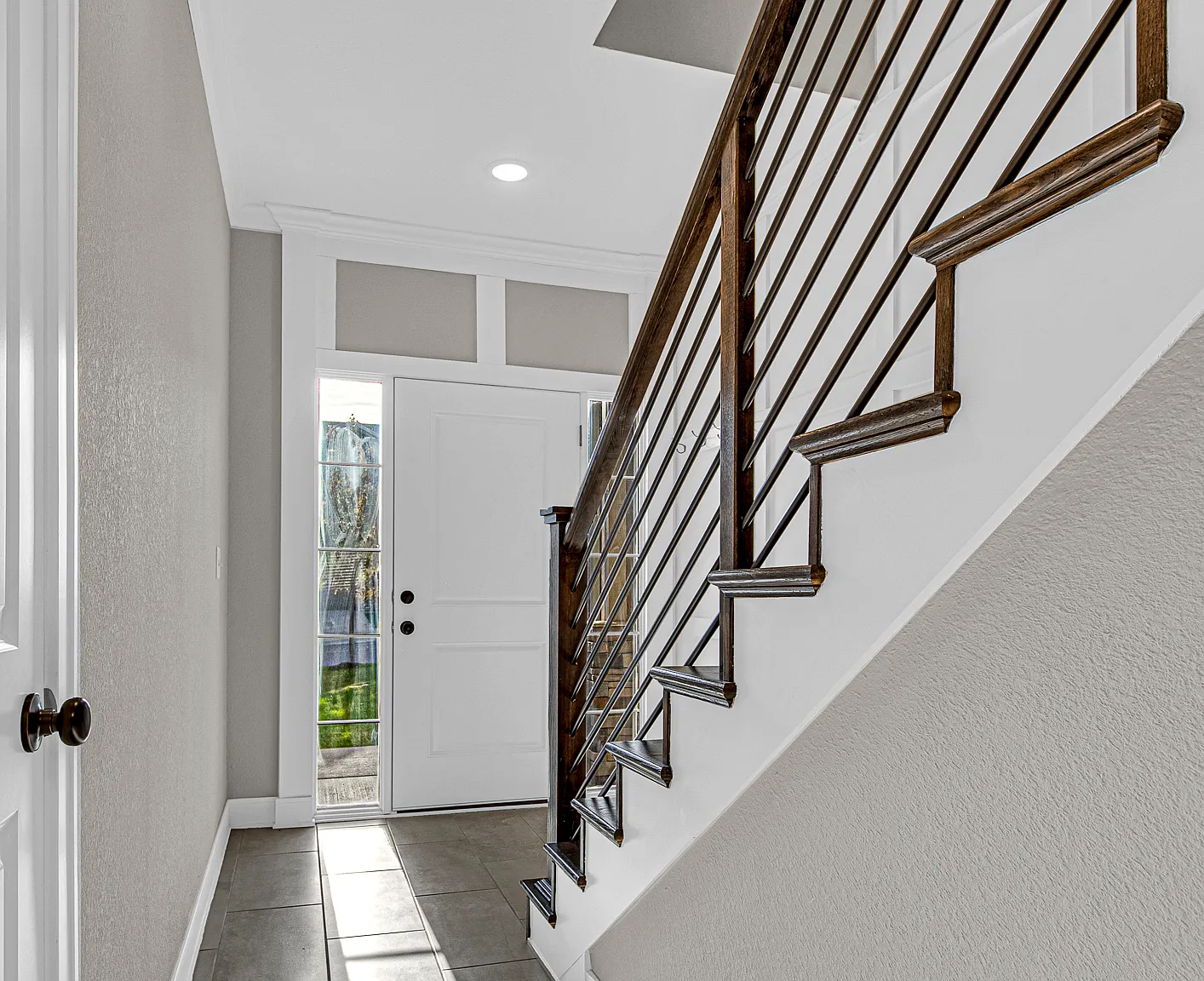 3 bed, 2.5 bath, 1559 sqft, $2,350 — Photo 2
