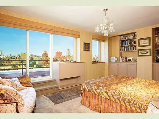 Sold by Stribling | media 19