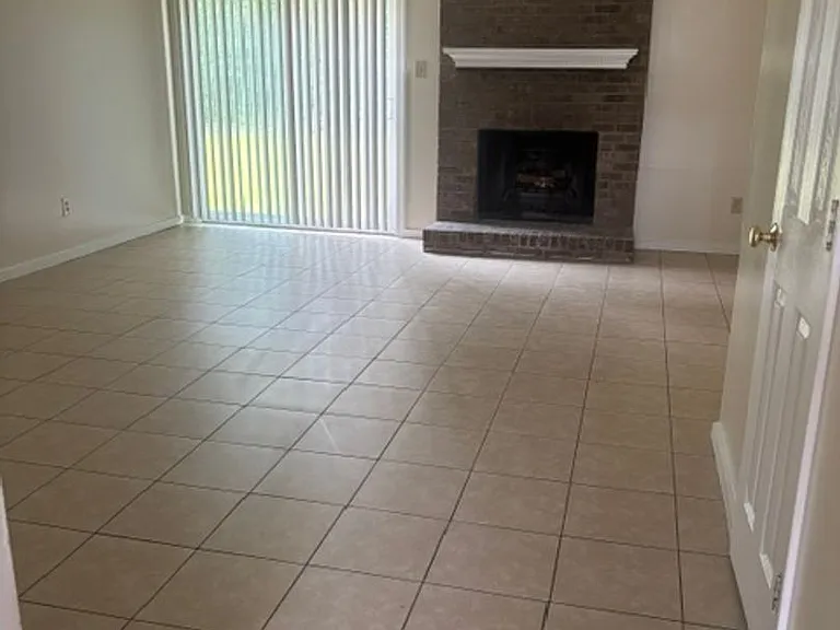 Pine Villa Town Houses — Photo 24